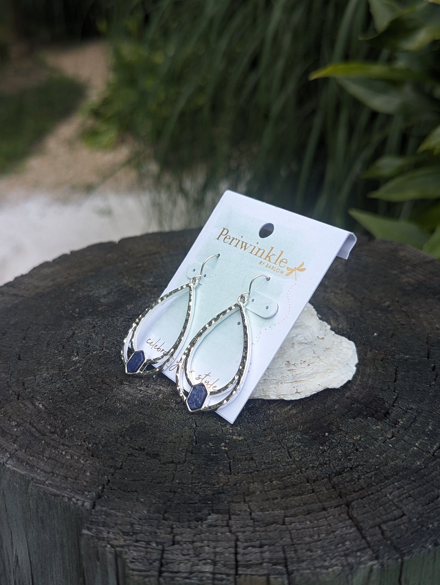 SILVER TEXTURED W/BLUE EARRING