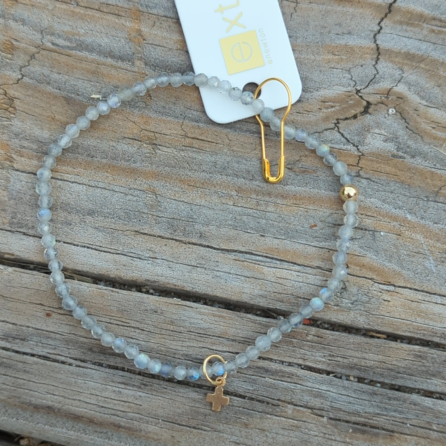 EXTENDS GEMSTONE 3MM LAB CROSS