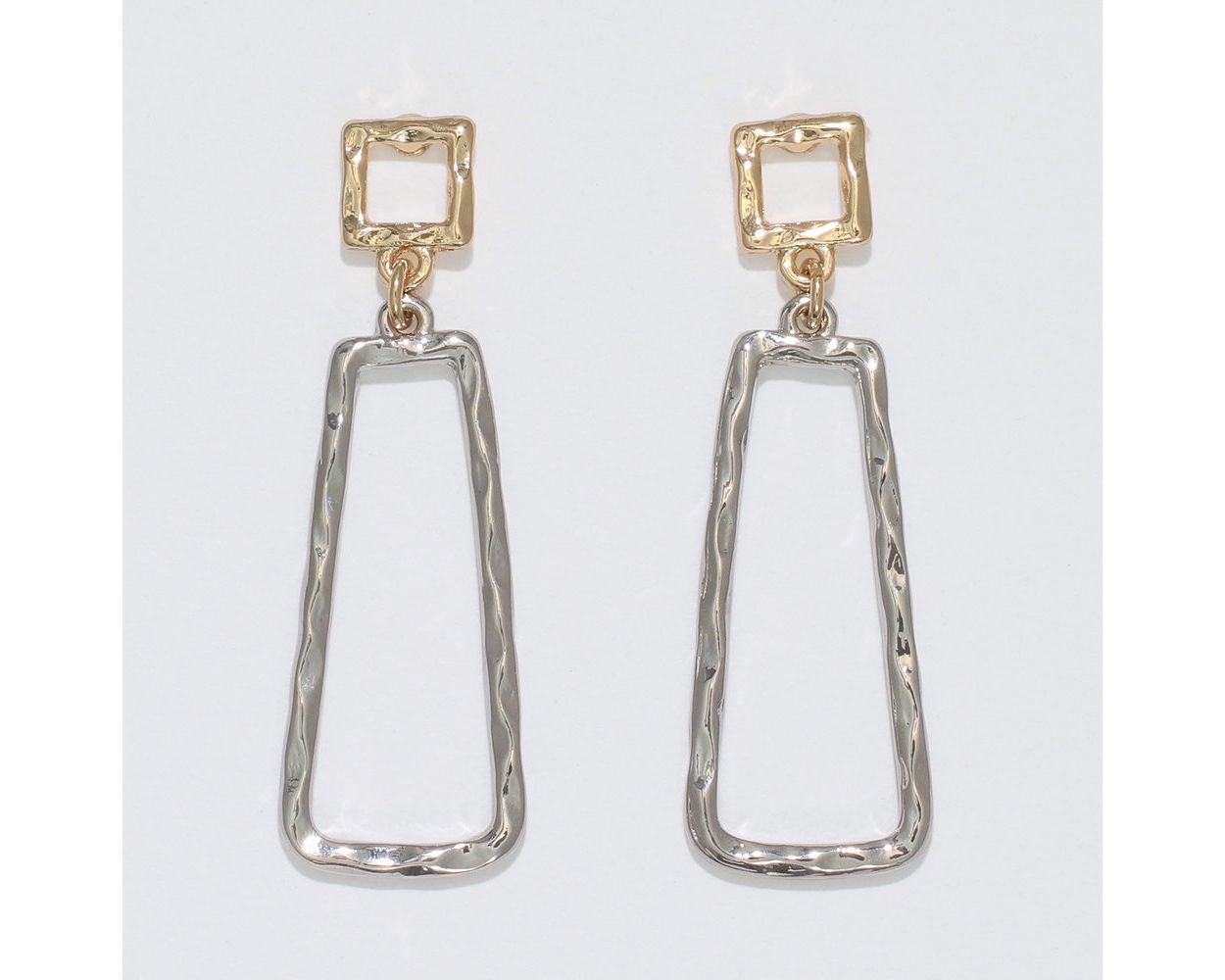 Two-Tone Hammered Shapes Earring Periwinkle Jewelry 8120046_sum2024