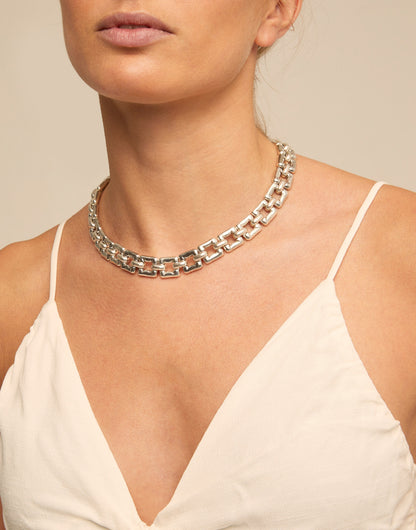 FEMME FATALE NECKLACE