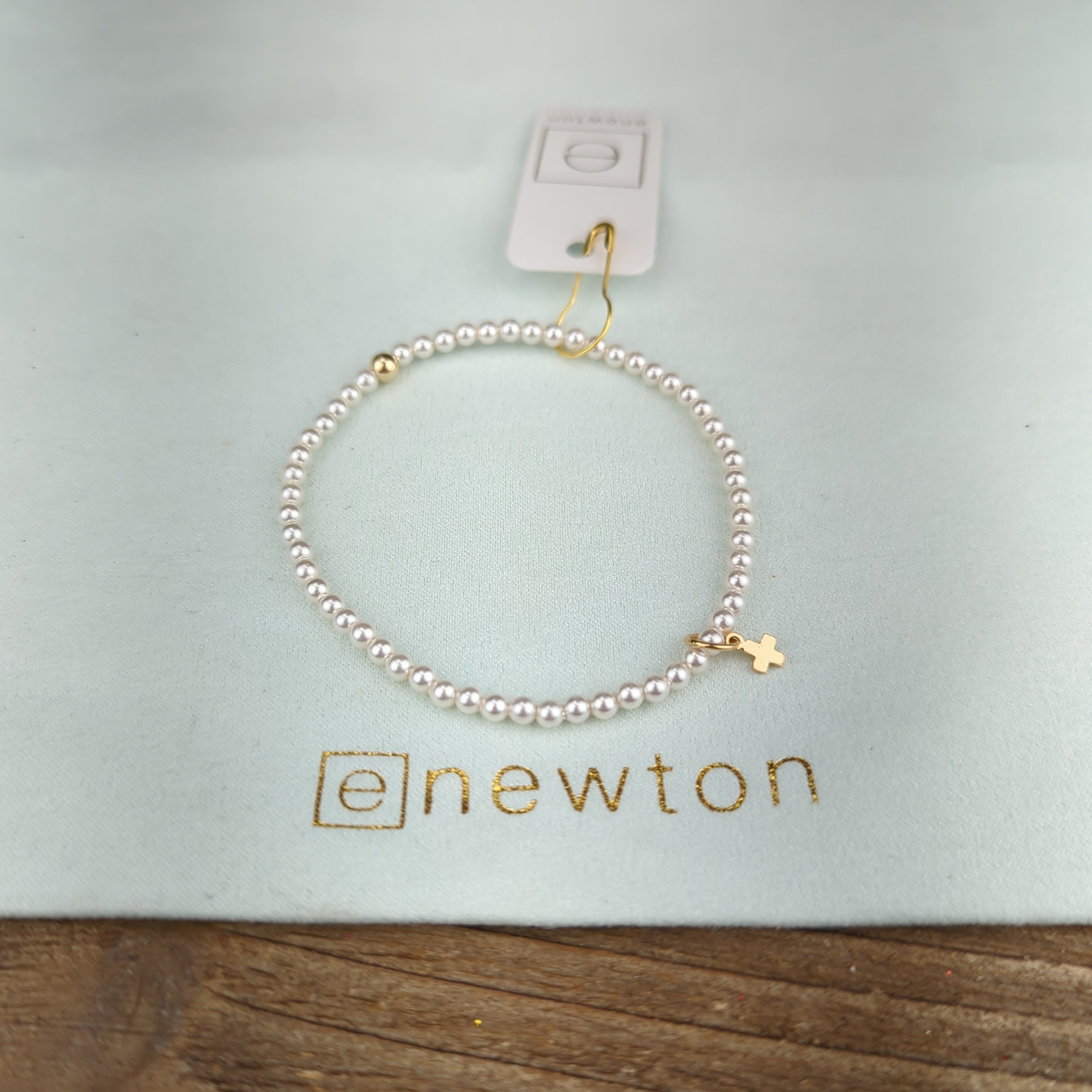 GEMSTONE 3MM PEARL CROSS