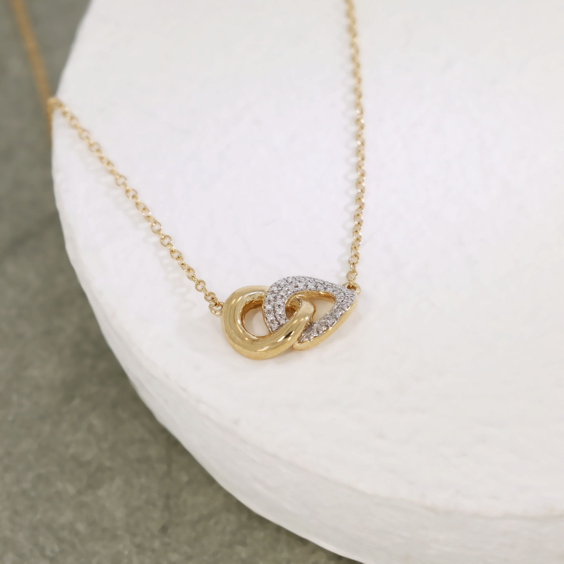 Entwined Discs Necklace | Gold